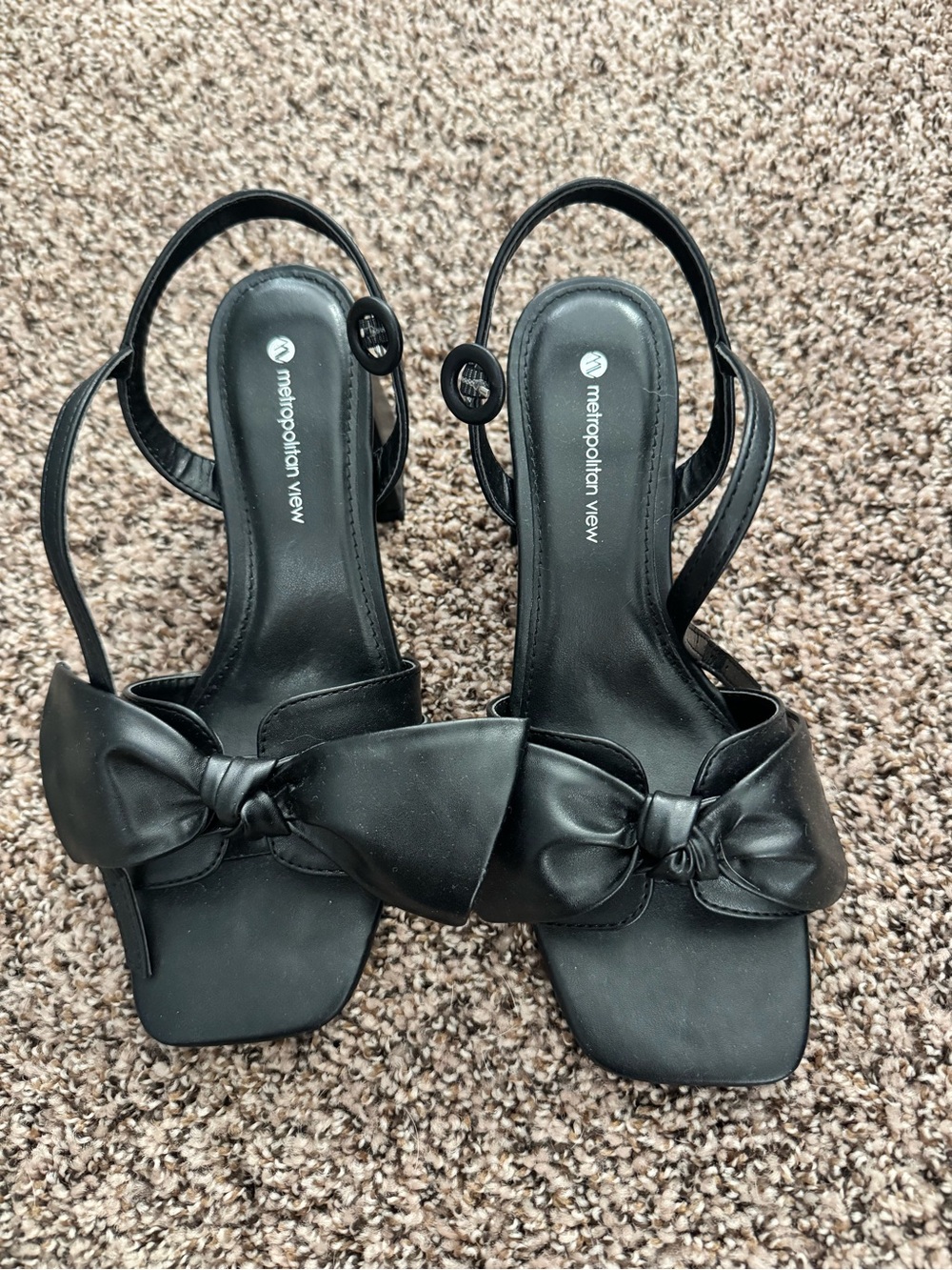 Never Worn - Metropolitan View Black Bow Slingback Sandals